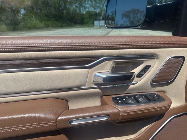 2019 Ram 1500 Laramie 4x4 Crew Cab 6'4" Box - 23022760 - 11