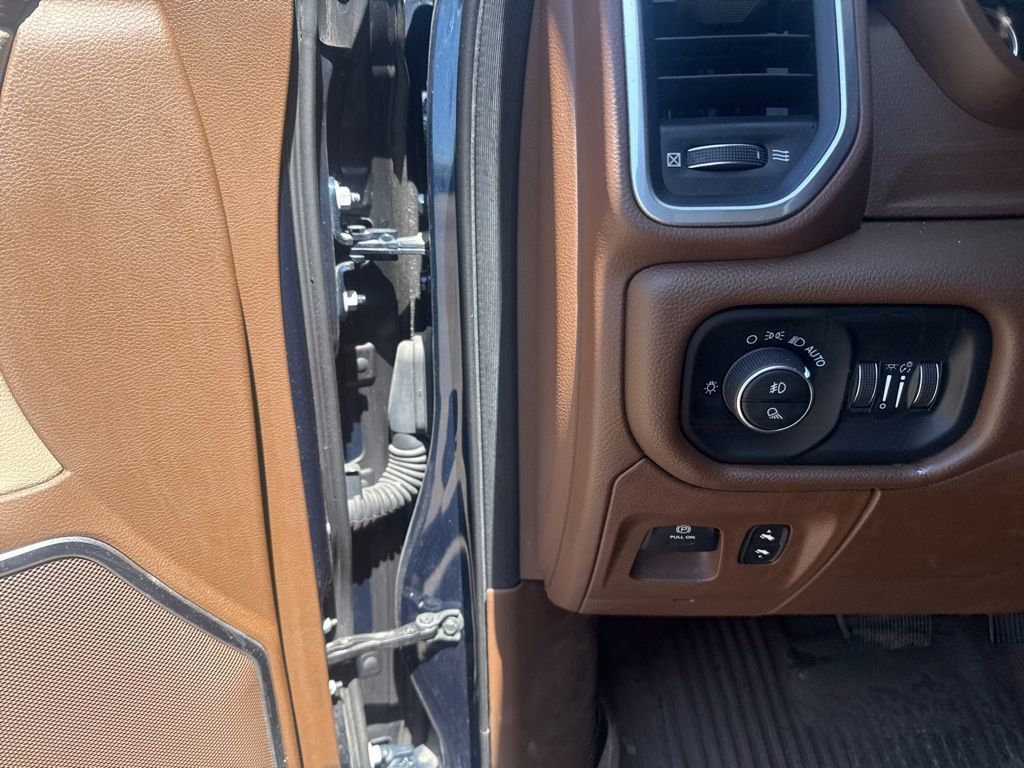 2019 Ram 1500 Laramie 4x4 Crew Cab 6'4" Box - 23022760 - 12