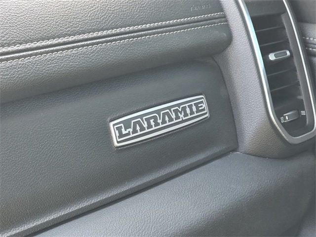 2019 Ram 1500 Laramie 4x4 Crew Cab 6'4" Box - 22732735 - 43