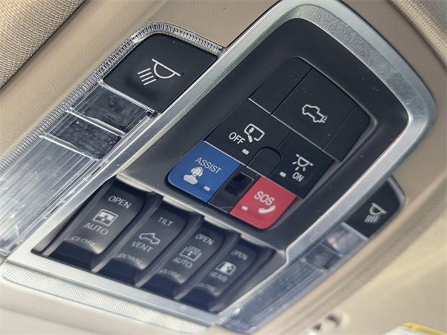 2019 Ram 1500 Laramie 4x4 Crew Cab 6'4" Box - 22732735 - 44