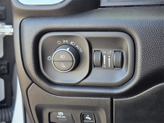 2019 Ram 1500 Laramie 4x4 Crew Cab 6'4" Box - 22732735 - 46