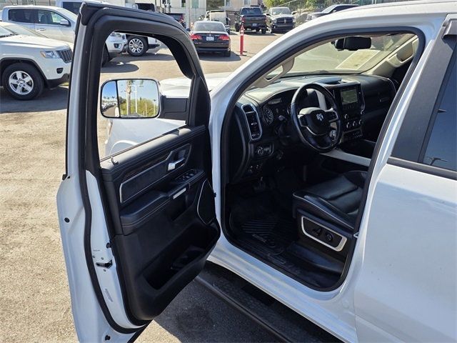 2019 Ram 1500 Laramie 4x4 Crew Cab 6'4" Box - 22732735 - 51