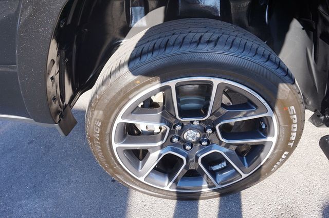 2019 Ram 1500 LARAMIE, 4X4, PREMIUM WHEELS, RUNNING BOARDS, TOWING PKG - 23041759 - 13
