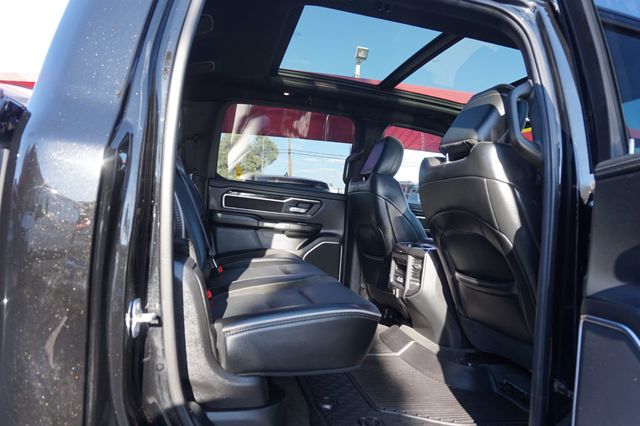 2019 Ram 1500 LARAMIE, 4X4, PREMIUM WHEELS, RUNNING BOARDS, TOWING PKG - 23041759 - 18
