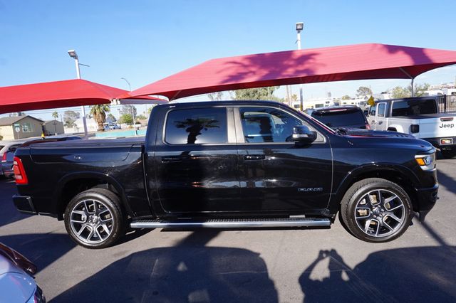 2019 Ram 1500 LARAMIE, 4X4, PREMIUM WHEELS, RUNNING BOARDS, TOWING PKG - 23041759 - 4