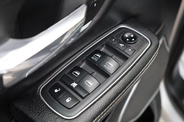 2019 Ram 1500 Laramie 4x4 Quad Cab 6'4" Box - 23002223 - 35