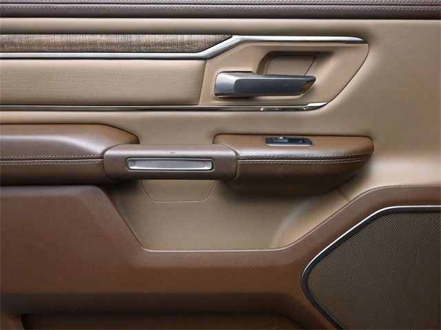 2019 Ram 1500 Laramie Longhorn 4x2 Crew Cab 5'7" Box - 22924866 - 11