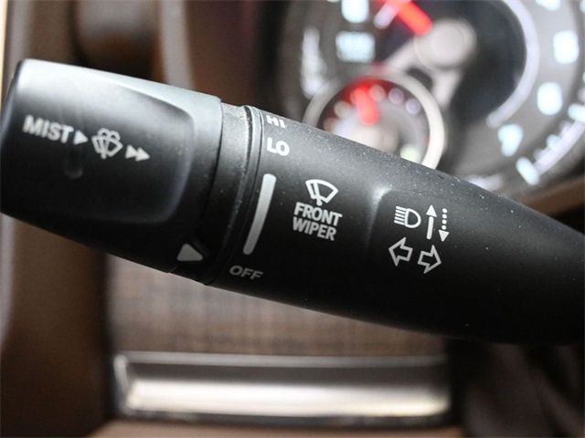 2019 Ram 1500 Laramie Longhorn 4x2 Crew Cab 5'7" Box - 22924866 - 24