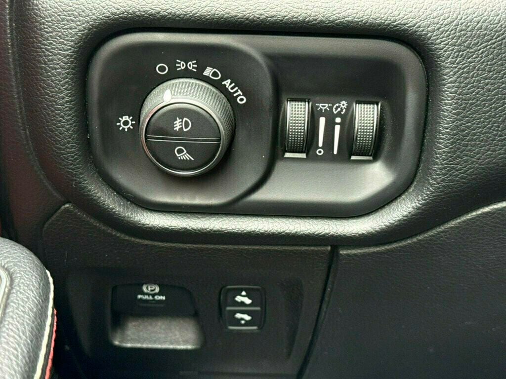 2019 Ram 1500 Rebel 4x4 Crew Cab 5'7" Box - 23019775 - 31