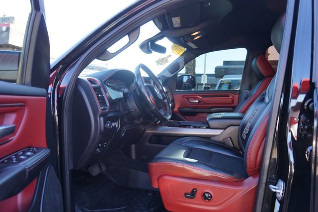 2019 Ram 1500 REBEL, 4X4, PREMIUM WHEELS, ALL TERRAIN TIRES, RUNNING BOARDS - 23050237 - 15