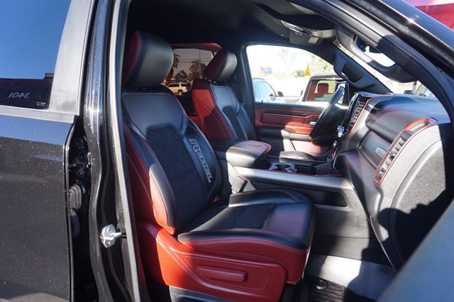 2019 Ram 1500 REBEL, 4X4, PREMIUM WHEELS, ALL TERRAIN TIRES, RUNNING BOARDS - 23050237 - 20