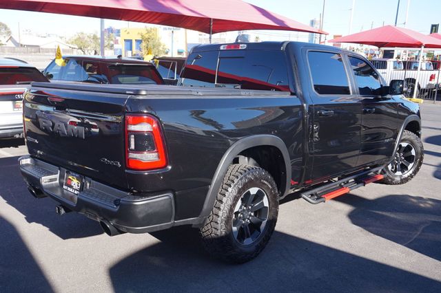 2019 Ram 1500 REBEL, 4X4, PREMIUM WHEELS, ALL TERRAIN TIRES, RUNNING BOARDS - 23050237 - 5