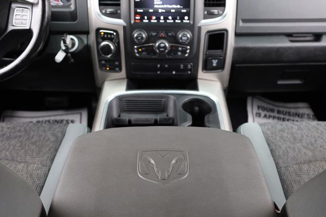 2019 Ram 1500 Classic Big Horn - 23022806 - 28