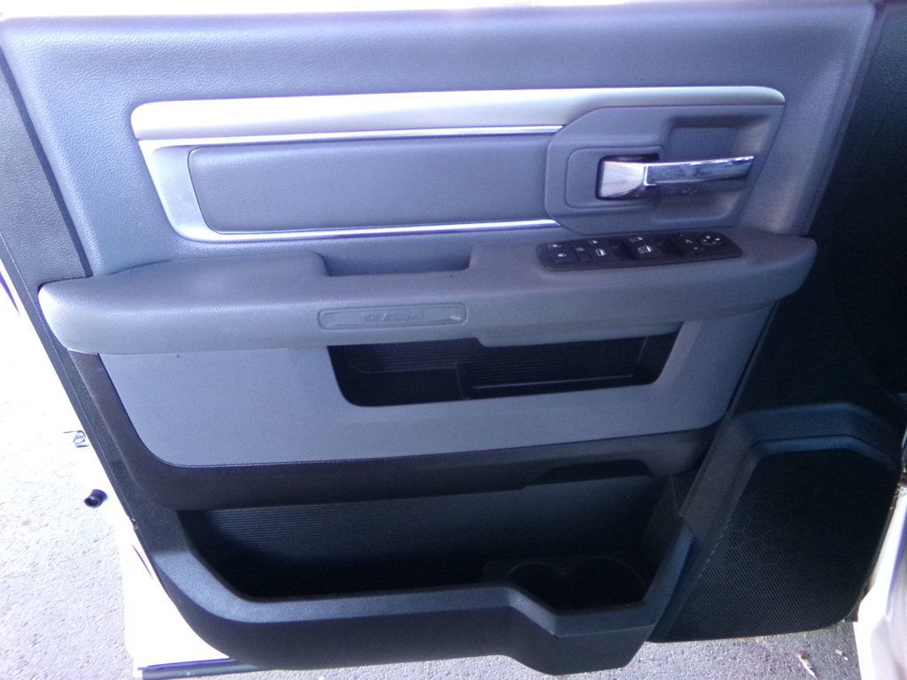 2019 Ram 1500 Classic Big Horn 4x4 Crew Cab 6'4" Box - 23022479 - 17