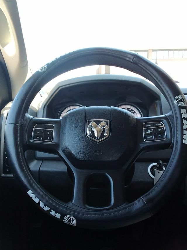 2019 Ram 1500 Classic Express 4x2 Crew Cab 5'7" Box - 22922133 - 11