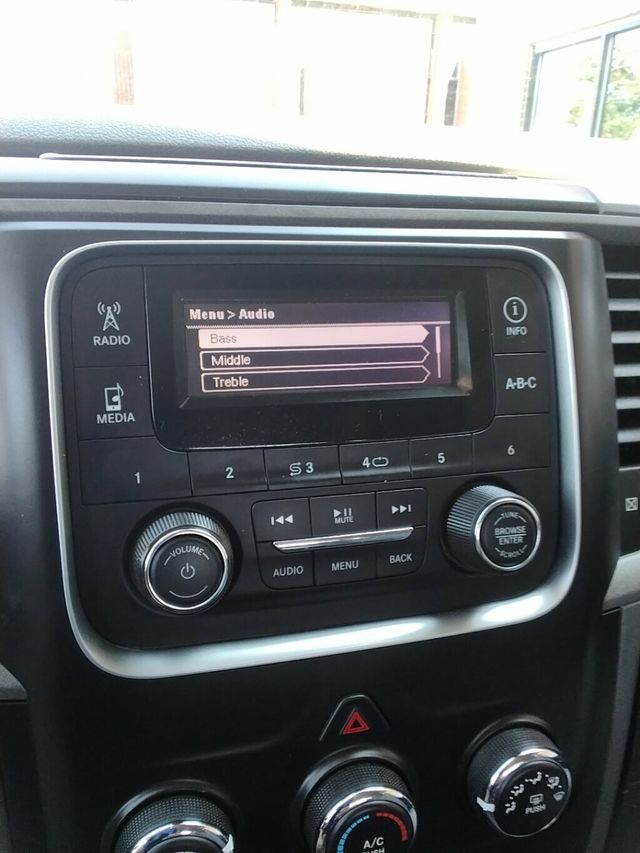 2019 Ram 1500 Classic Express 4x2 Crew Cab 5'7" Box - 22922133 - 15