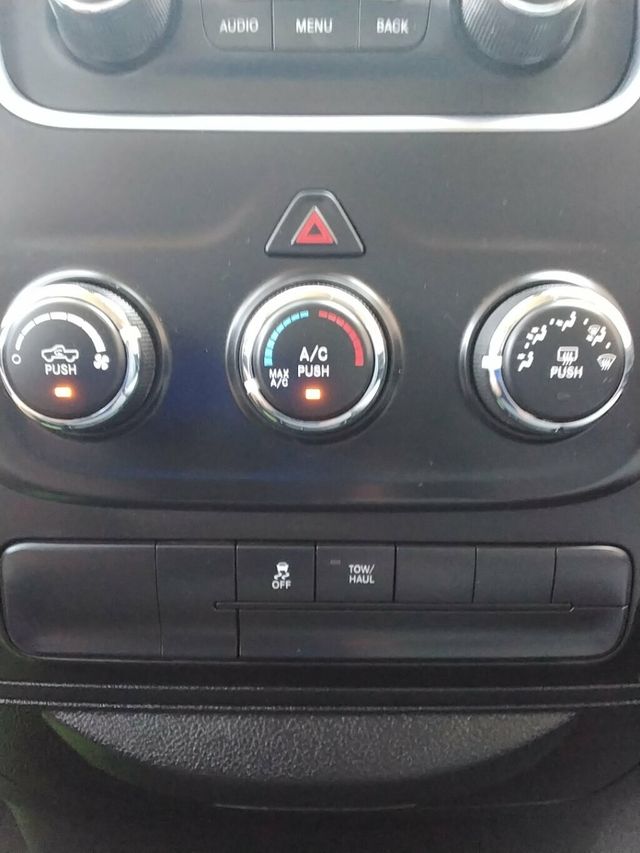 2019 Ram 1500 Classic Express 4x2 Crew Cab 5'7" Box - 22922133 - 18