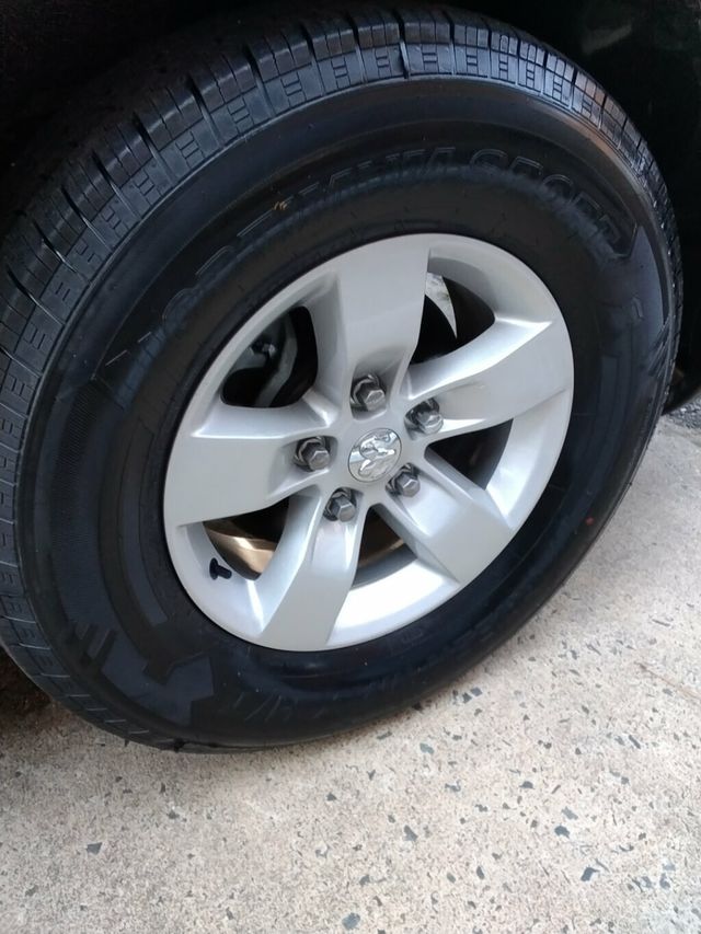 2019 Ram 1500 Classic Express 4x2 Crew Cab 5'7" Box - 22922133 - 24