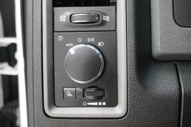 2019 Ram 1500 Classic Express 4x2 Quad Cab 6'4" Box - 22999179 - 17