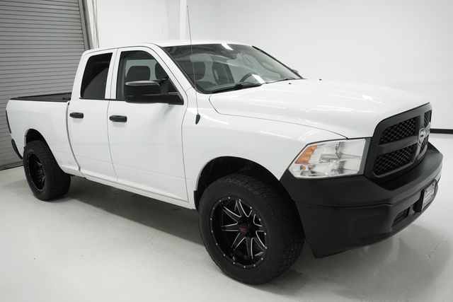 2019 Ram 1500 Classic Express 4x2 Quad Cab 6'4" Box - 22999179 - 2
