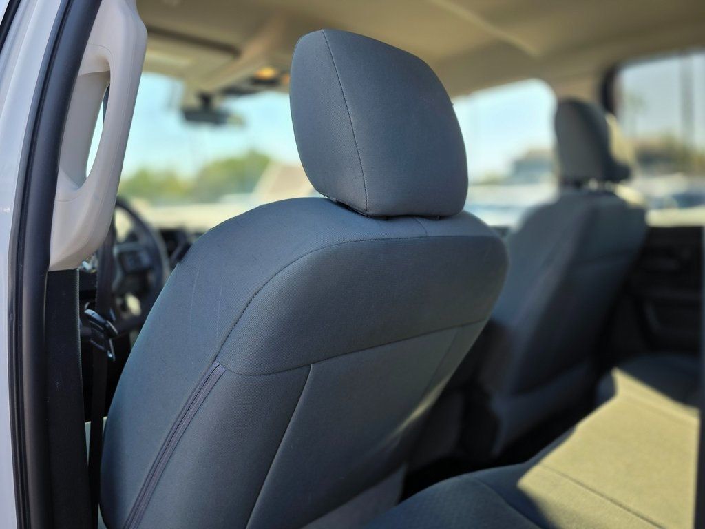 2019 Ram 1500 Classic Express 4x2 Quad Cab 6'4" Box - 22979148 - 17