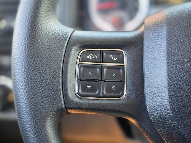 2019 Ram 1500 Classic Express 4x2 Quad Cab 6'4" Box - 22979148 - 23