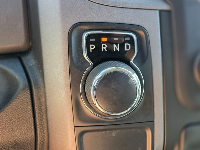 2019 Ram 1500 Classic Express 4x2 Quad Cab 6'4" Box - 22979148 - 29