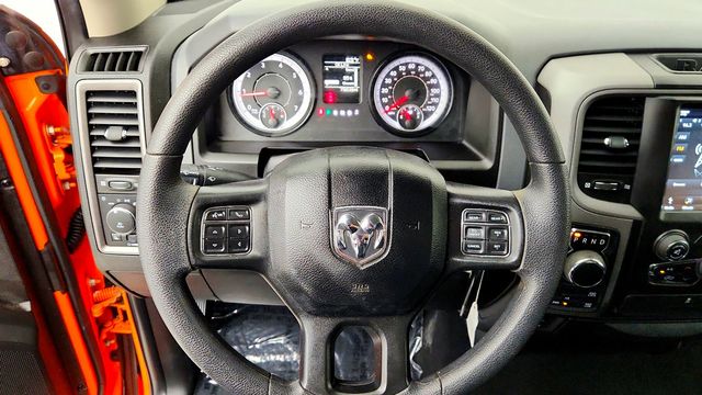 2019 Ram 1500 Classic Express 4x4 Crew Cab 5'7" Box - 23100321 - 11