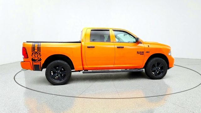 2019 Ram 1500 Classic Express 4x4 Crew Cab 5'7" Box - 23100321 - 3
