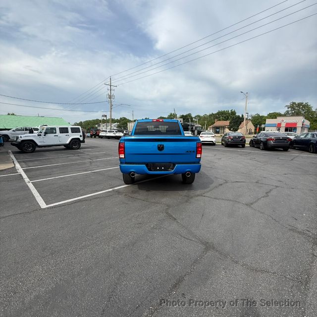 2019 Ram 1500 Classic EXPRESS 4X4 CREW CAB 5' BOX W/EXPRESS PACKAGE - 23019741 - 11