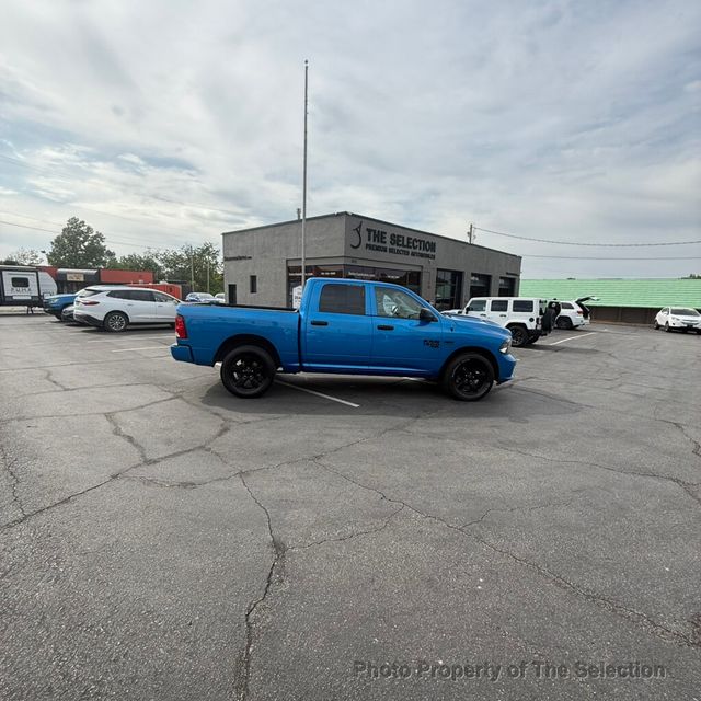 2019 Ram 1500 Classic EXPRESS 4X4 CREW CAB 5' BOX W/EXPRESS PACKAGE - 23019741 - 17