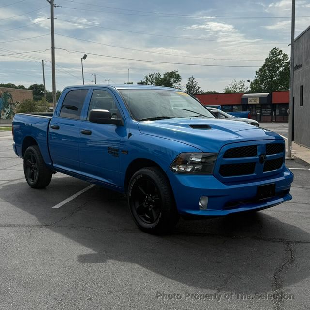 2019 Ram 1500 Classic EXPRESS 4X4 CREW CAB 5' BOX W/EXPRESS PACKAGE - 23019741 - 1