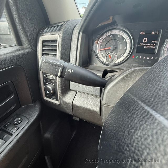 2019 Ram 1500 Classic EXPRESS 4X4 CREW CAB 5' BOX W/EXPRESS PACKAGE - 23019741 - 25