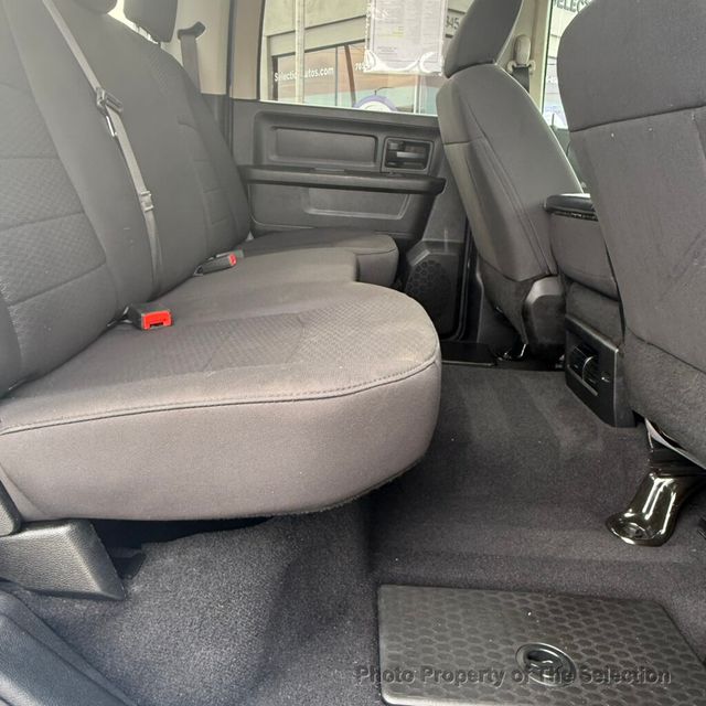 2019 Ram 1500 Classic EXPRESS 4X4 CREW CAB 5' BOX W/EXPRESS PACKAGE - 23019741 - 40