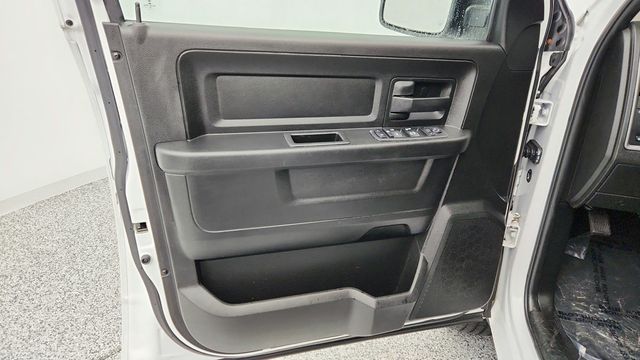 2019 Ram 1500 Classic Express 4x4 Quad Cab 6'4'' Box with Value Package - 22953820 - 9