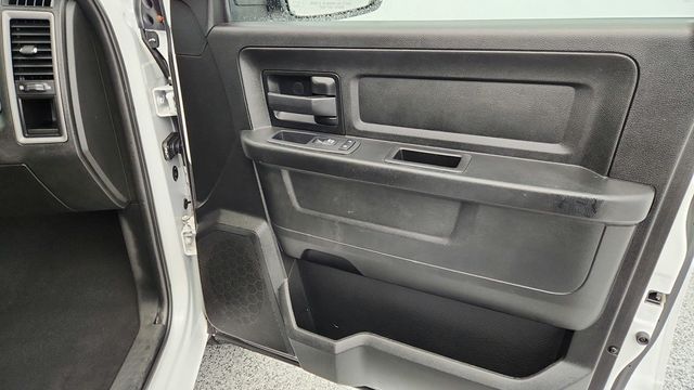 2019 Ram 1500 Classic Express 4x4 Quad Cab 6'4'' Box with Value Package - 22953820 - 24