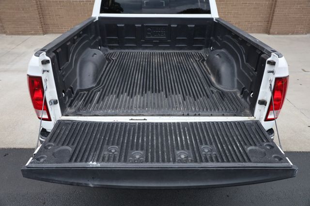 2019 Ram 1500 Classic Lone Star Silver 4x2 Crew Cab 5'7" Box - 22908425 - 10