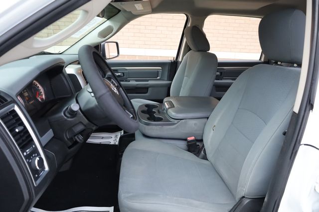 2019 Ram 1500 Classic Lone Star Silver 4x2 Crew Cab 5'7" Box - 22908425 - 13