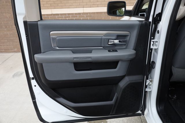 2019 Ram 1500 Classic Lone Star Silver 4x2 Crew Cab 5'7" Box - 22908425 - 15