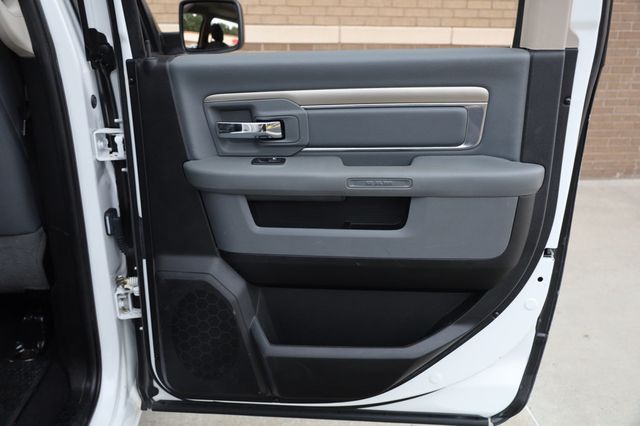 2019 Ram 1500 Classic Lone Star Silver 4x2 Crew Cab 5'7" Box - 22908425 - 19