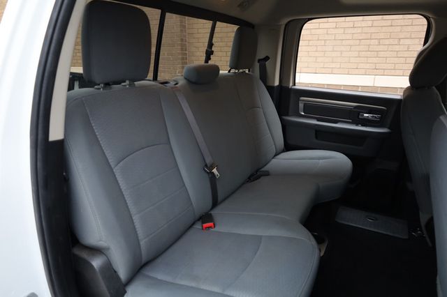 2019 Ram 1500 Classic Lone Star Silver 4x2 Crew Cab 5'7" Box - 22908425 - 21