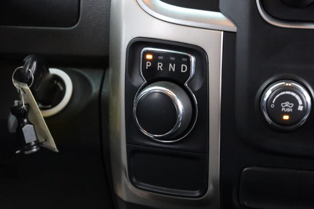 2019 Ram 1500 Classic Lone Star Silver 4x2 Crew Cab 5'7" Box - 22908425 - 31