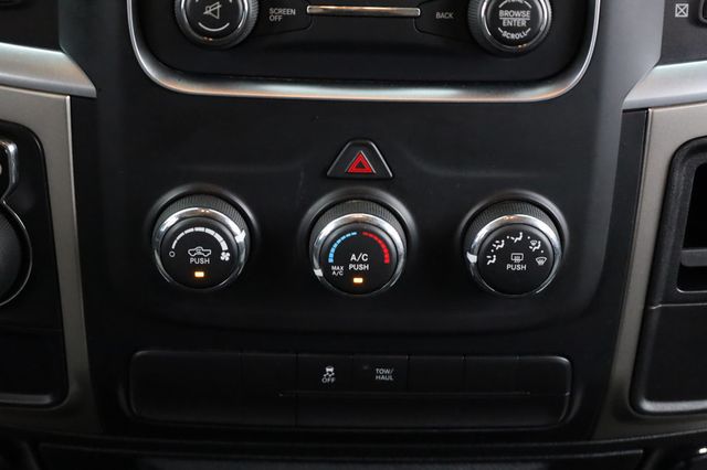 2019 Ram 1500 Classic Lone Star Silver 4x2 Crew Cab 5'7" Box - 22908425 - 35