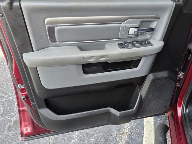 2019 Ram 1500 Classic SLT - 23051461 - 22