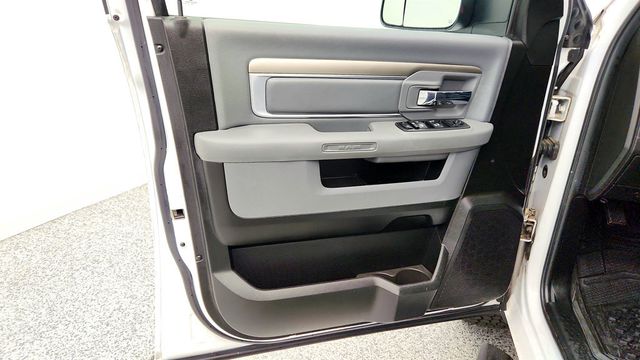 2019 Ram 1500 Classic SLT 4x4 Crew Cab 5'7'' Box  - 23034804 - 9