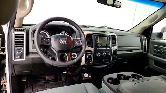 2019 Ram 1500 Classic SLT 4x4 Crew Cab 5'7'' Box  - 23034804 - 11