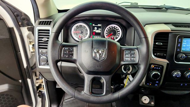 2019 Ram 1500 Classic SLT 4x4 Crew Cab 5'7'' Box  - 23034804 - 12