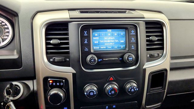 2019 Ram 1500 Classic SLT 4x4 Crew Cab 5'7'' Box  - 23034804 - 17