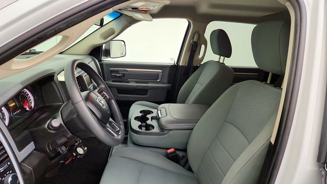 2019 Ram 1500 Classic SLT 4x4 Crew Cab 5'7'' Box  - 23034804 - 19