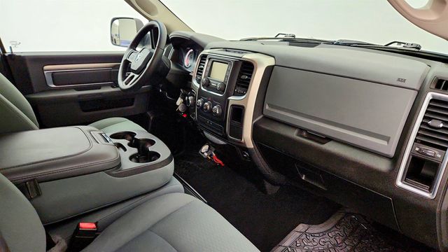 2019 Ram 1500 Classic SLT 4x4 Crew Cab 5'7'' Box  - 23034804 - 24